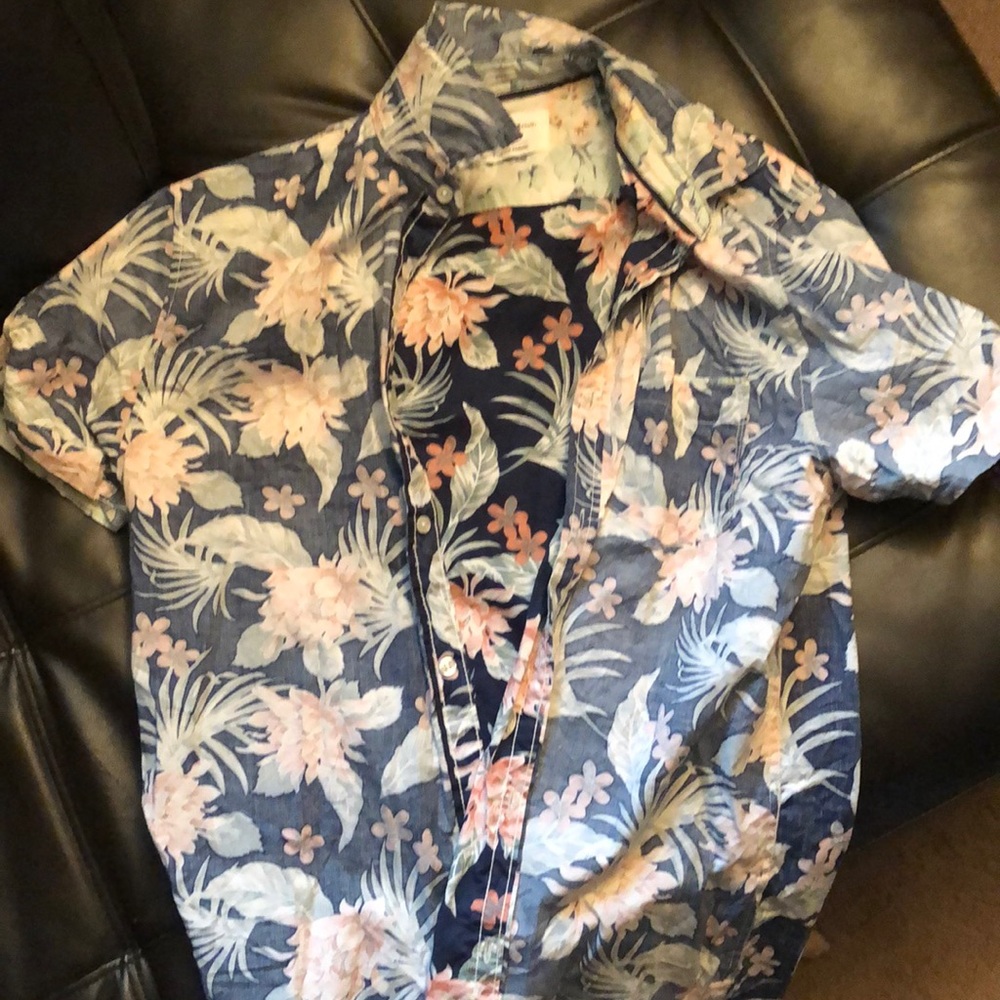 Hawaiian shirt